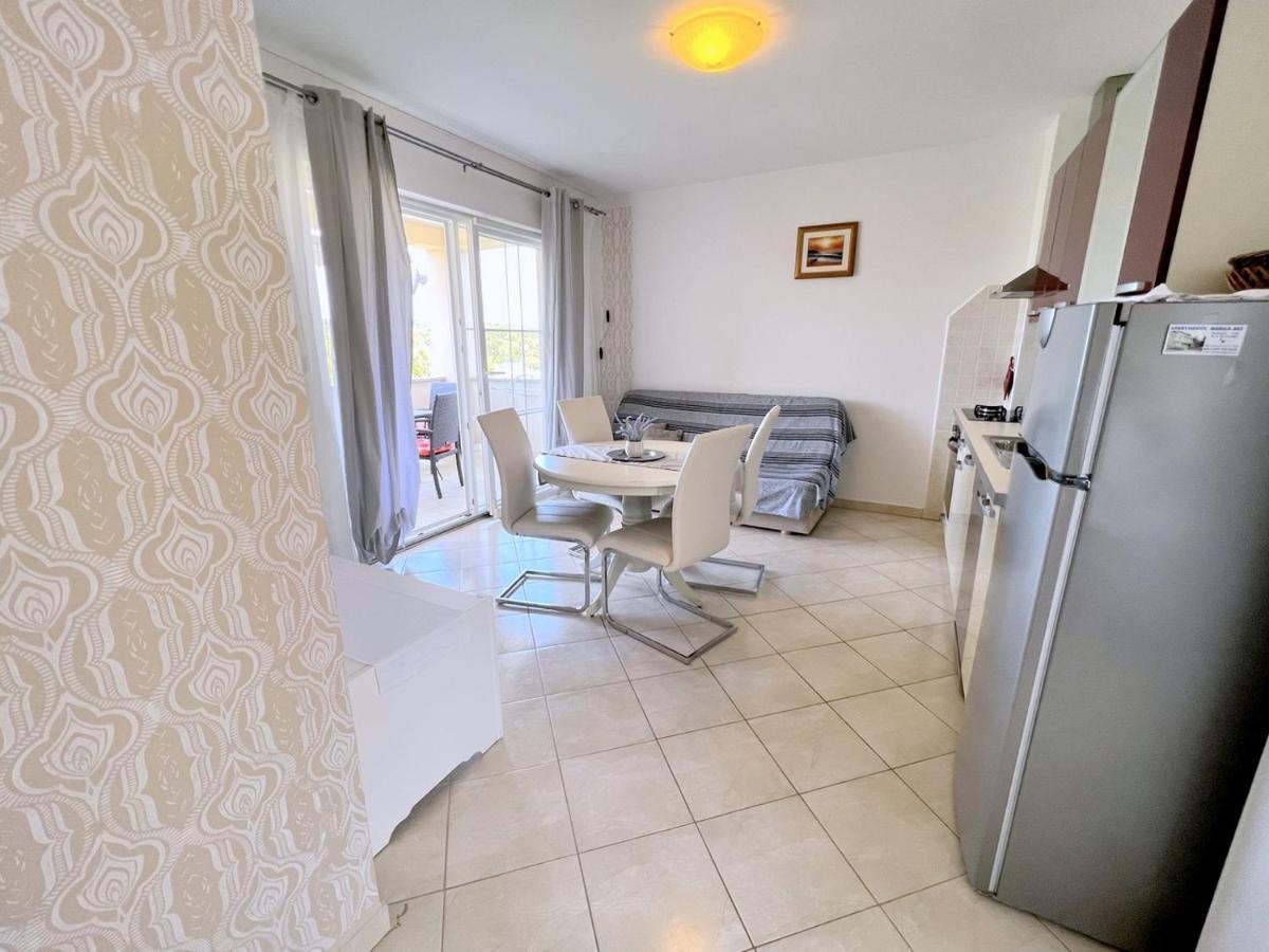 Miramar Apartments Banjol Extérieur photo