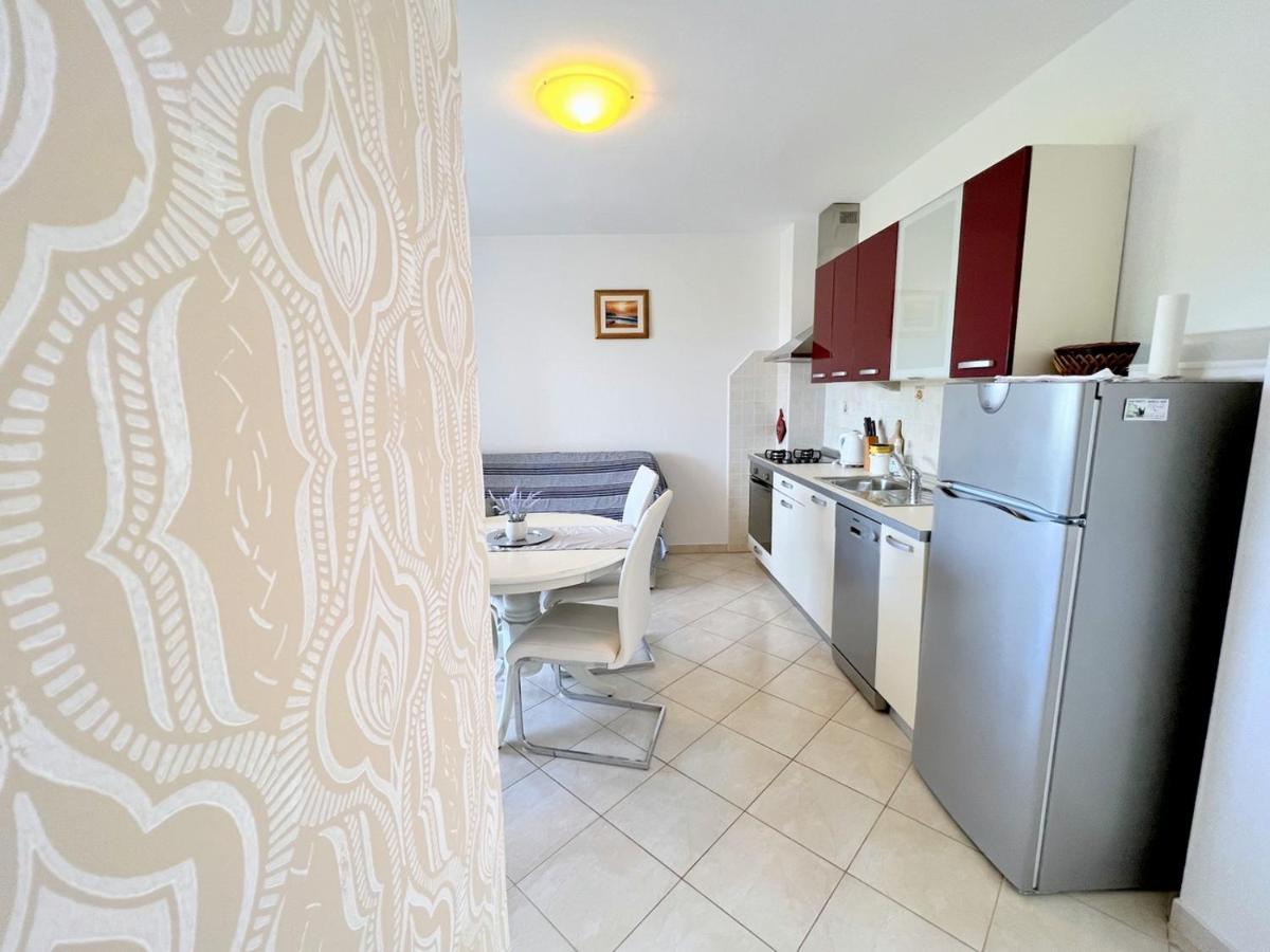 Miramar Apartments Banjol Extérieur photo