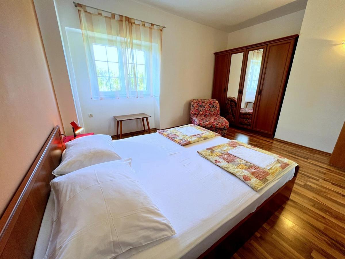 Miramar Apartments Banjol Extérieur photo