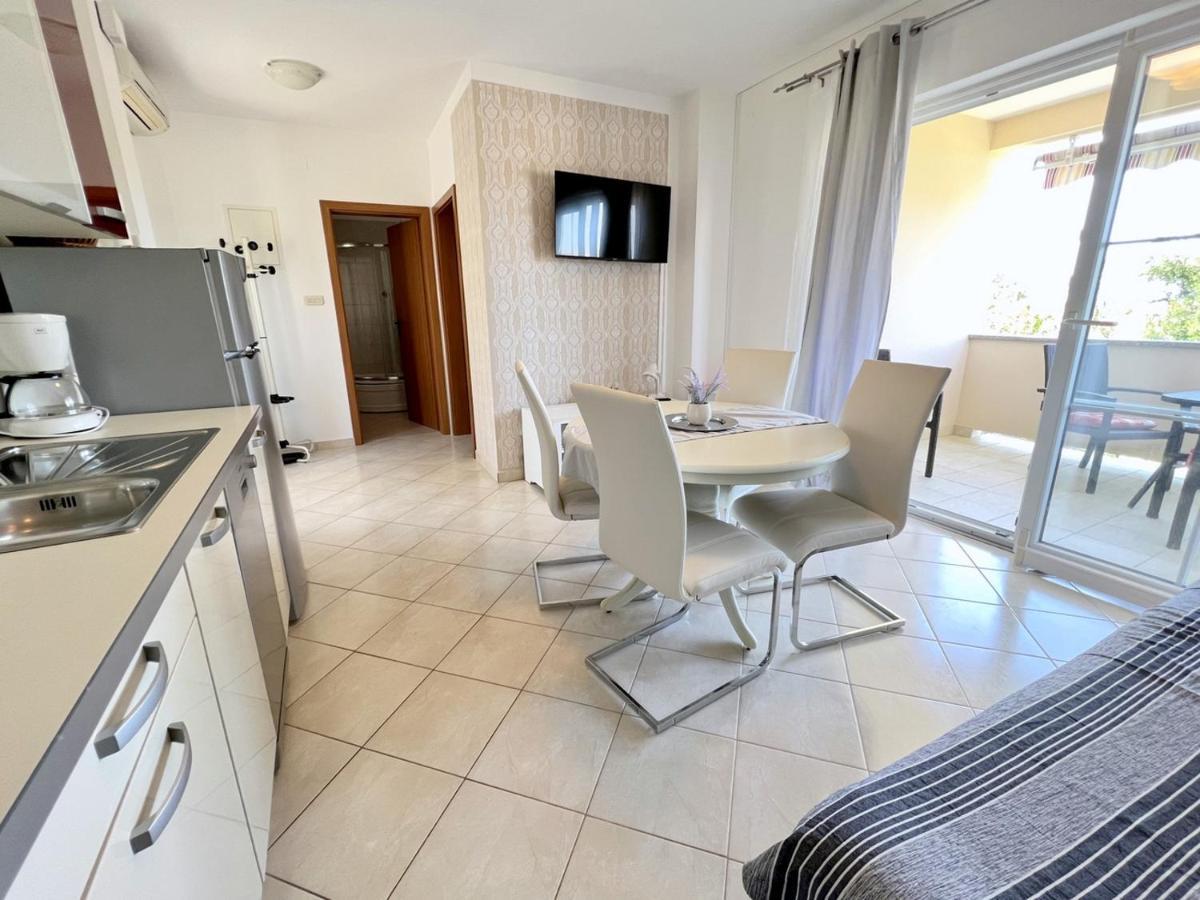 Miramar Apartments Banjol Extérieur photo