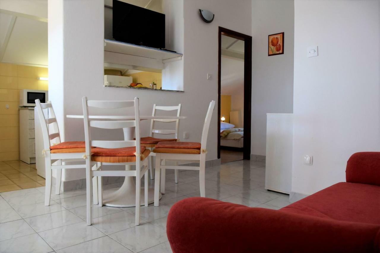 Miramar Apartments Banjol Extérieur photo