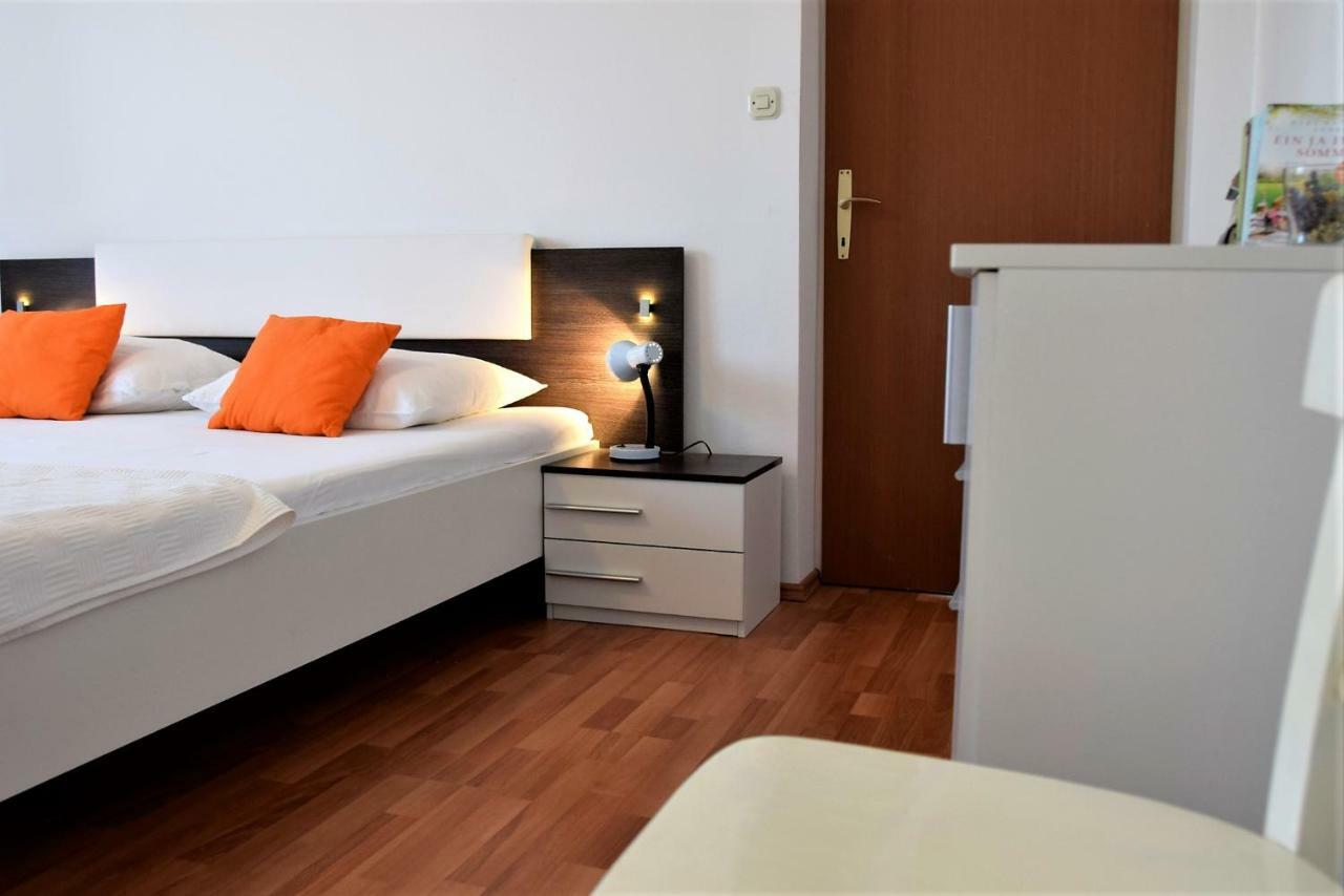 Miramar Apartments Banjol Extérieur photo